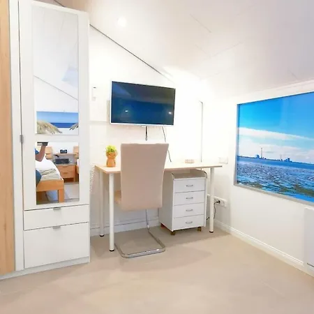 Comfortable Holiday Apartment Albatros 25 Ferienhaus